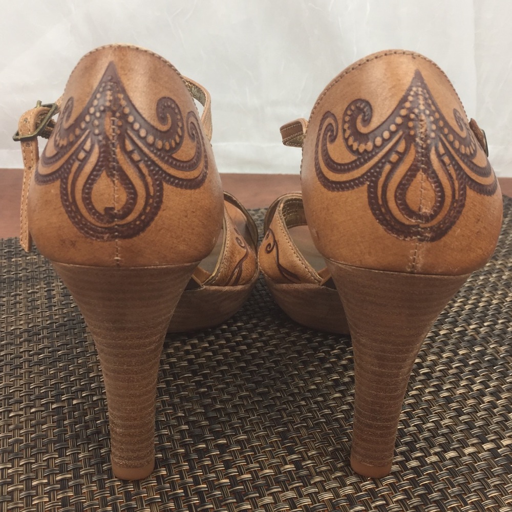 Gianni Bini Ankle Strap Stacked Heel Leather Heels